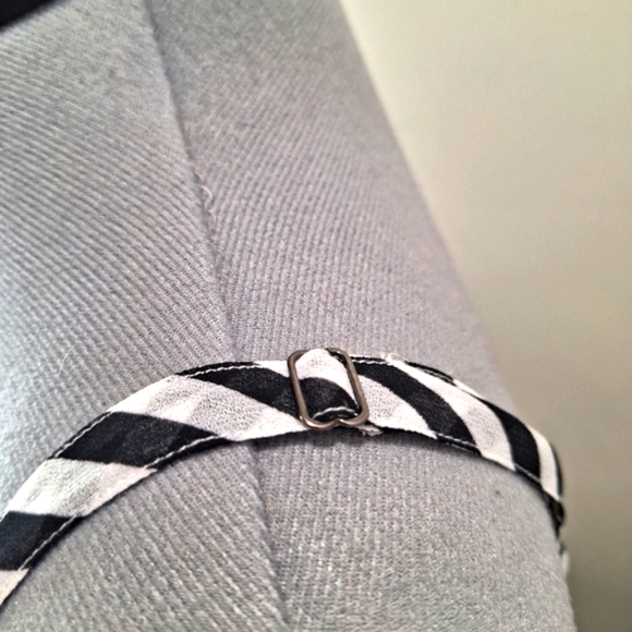 CABI Striped Chevron Summer Adjustable Straps Top Size XS - Picture 3 of 6